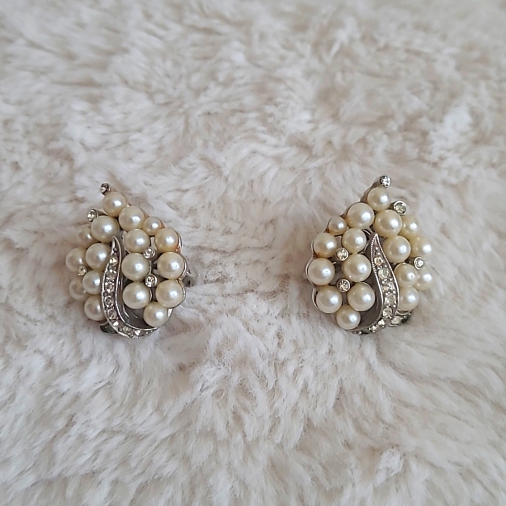 Vintage Trifari earrings